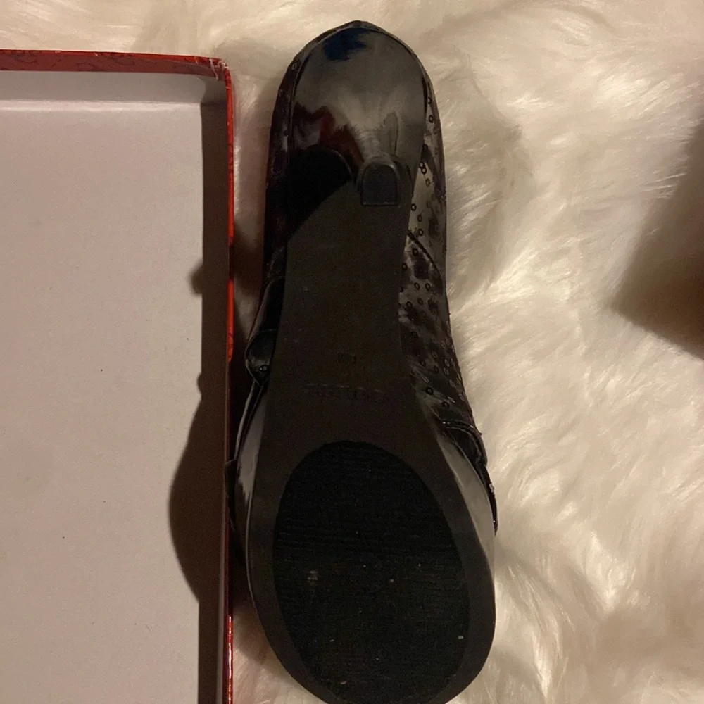 Guess‎ High Heal shoes